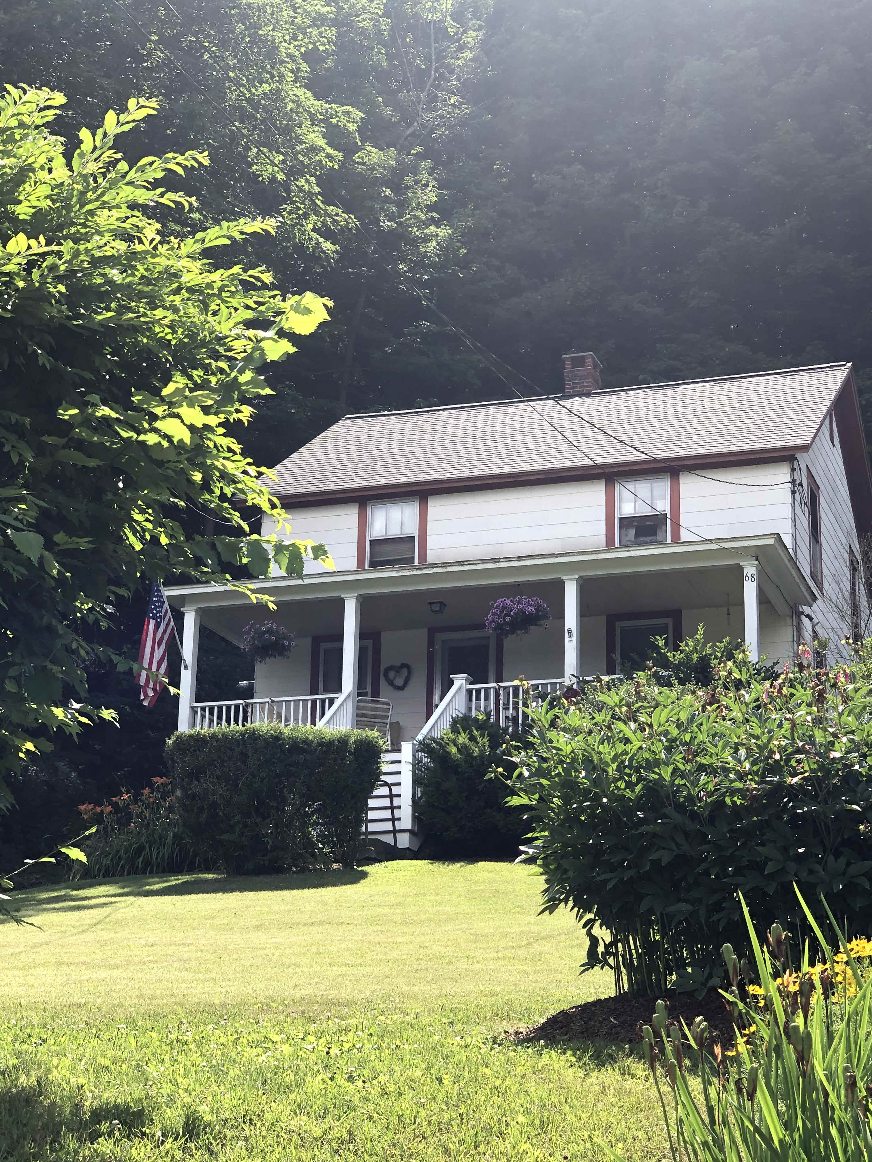Building photograph for 68 UNDERMOUNTAIN ROAD